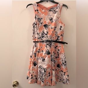 Women’s belted dress